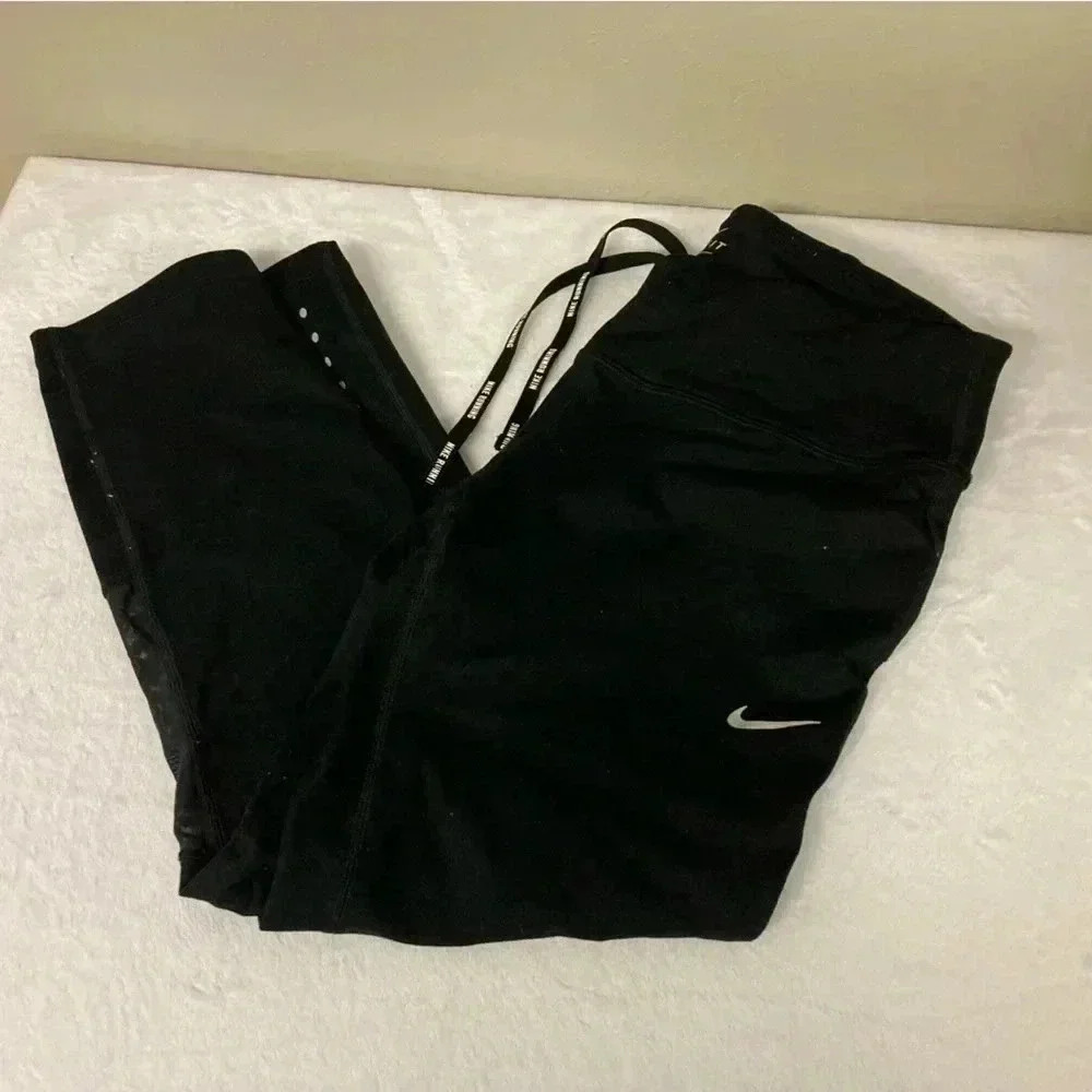 Nike capris‎ - Picture 9 of 9